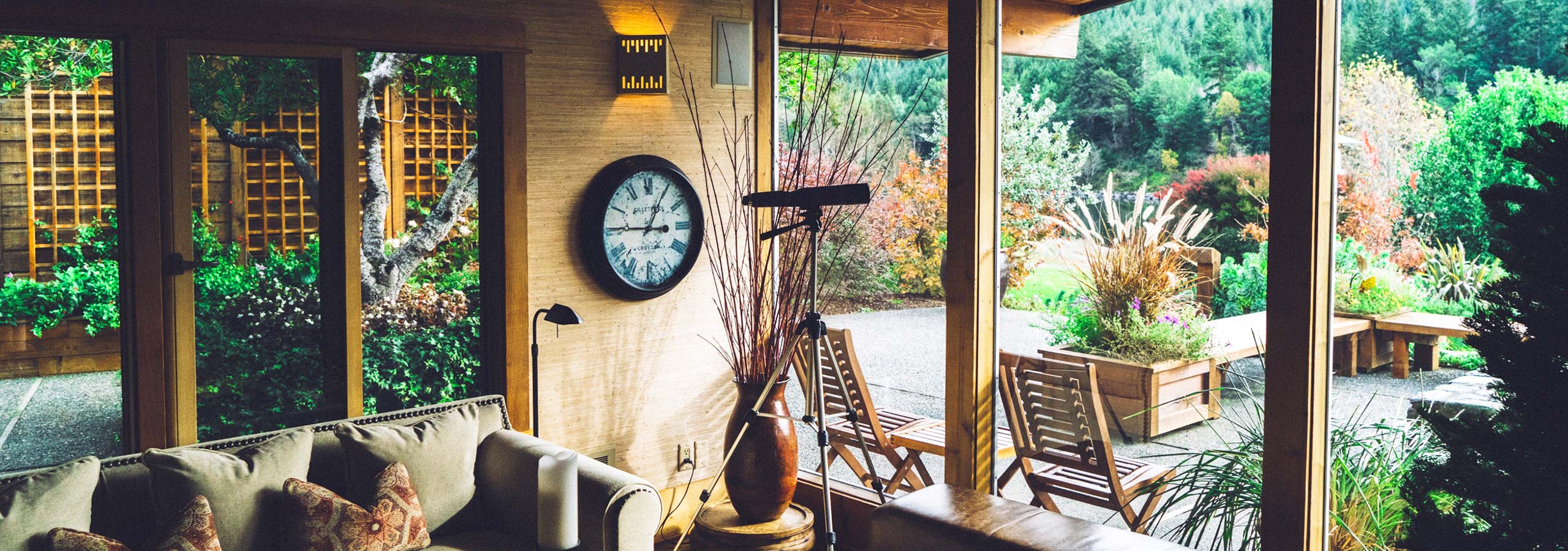 Foto: House, interior, wood and indoor © Joshua Ness / Unsplash - https://unsplash.com/photos/Vo52cKzOxMY